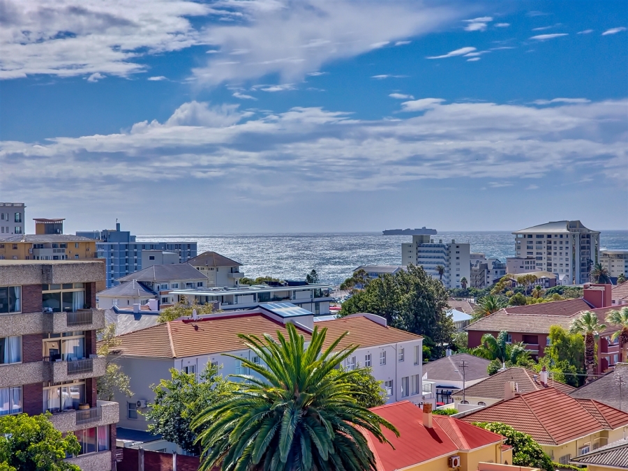 2 Bedroom Property for Sale in Green Point Western Cape